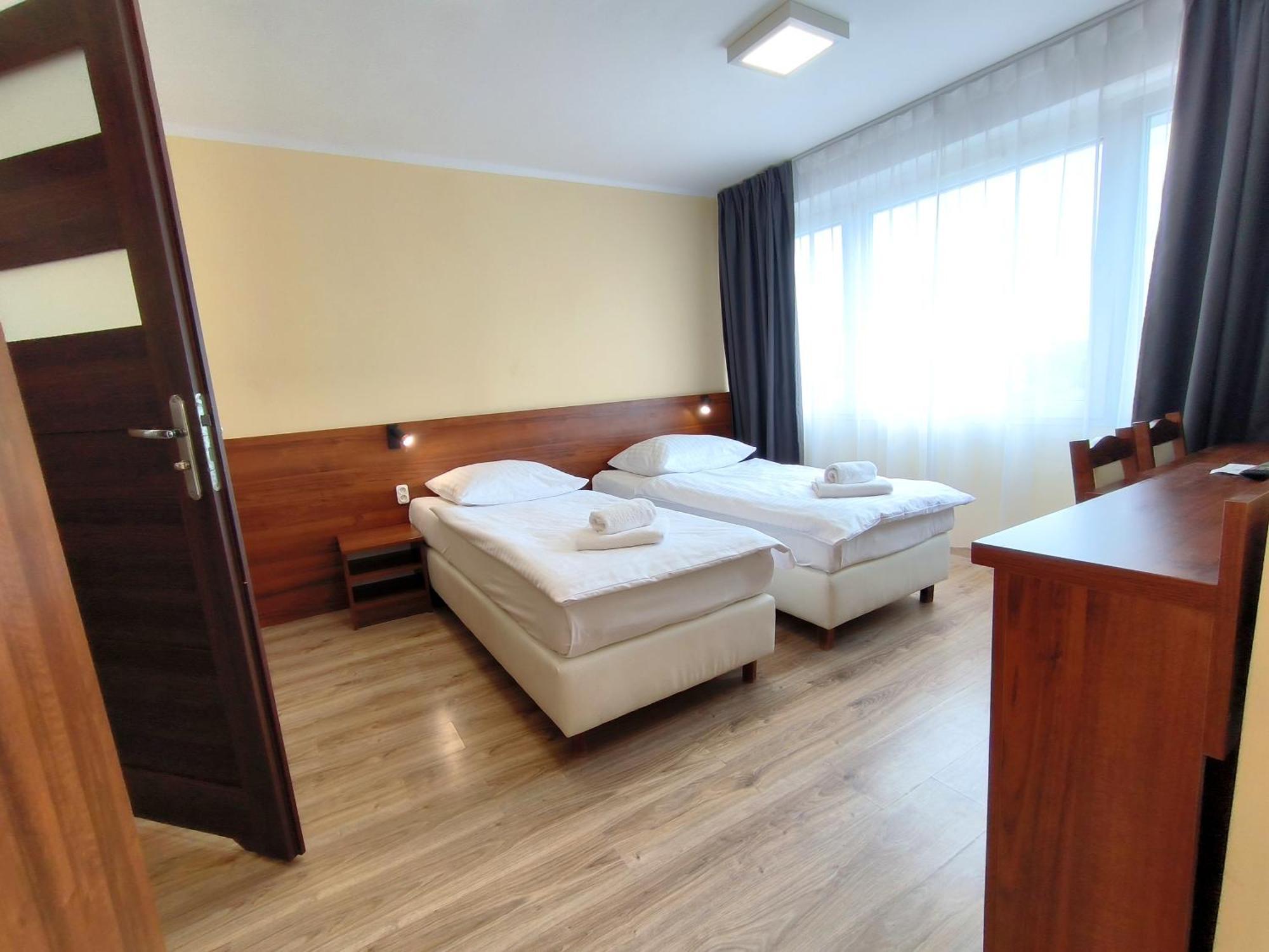 Hotel Sill Kielce Ngoại thất bức ảnh