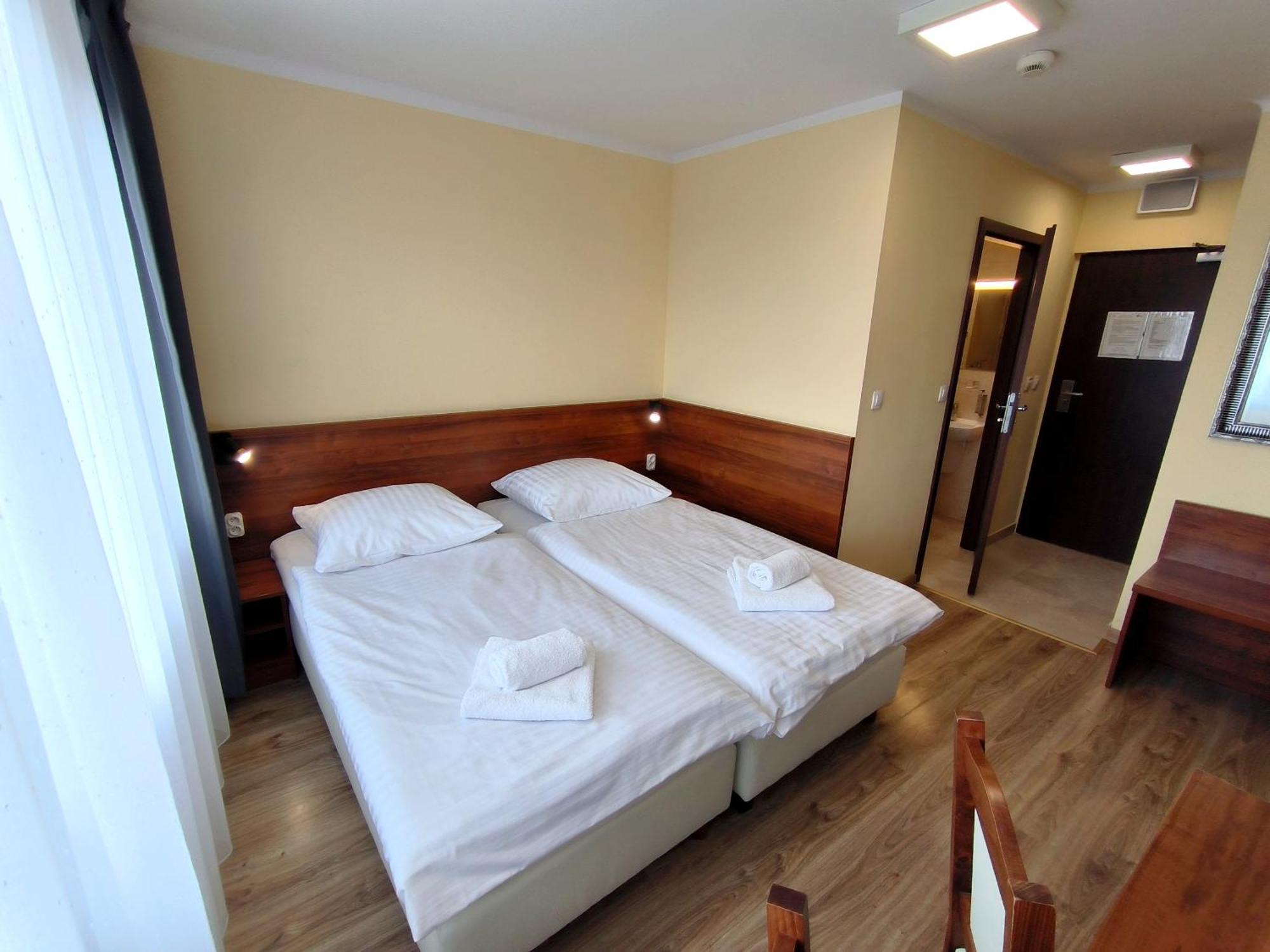 Hotel Sill Kielce Ngoại thất bức ảnh