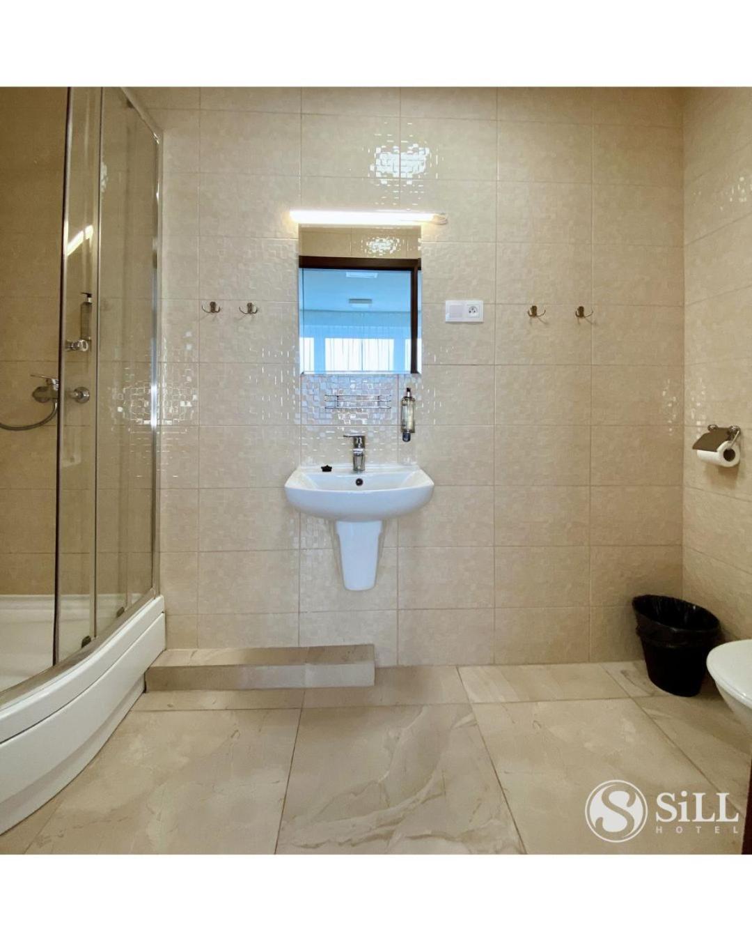 Hotel Sill Kielce Ngoại thất bức ảnh